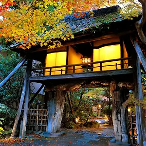山ばな平八茶屋 旅館